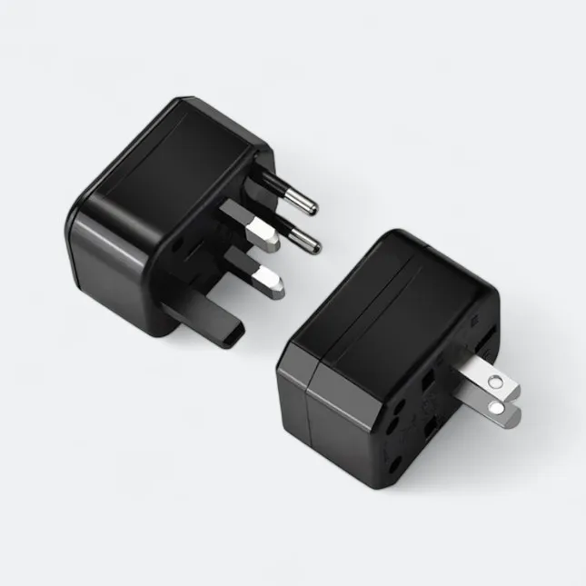 GTT4001_Ruko_Travel_Adapter_black Ruko travel adapter in black and white for global use