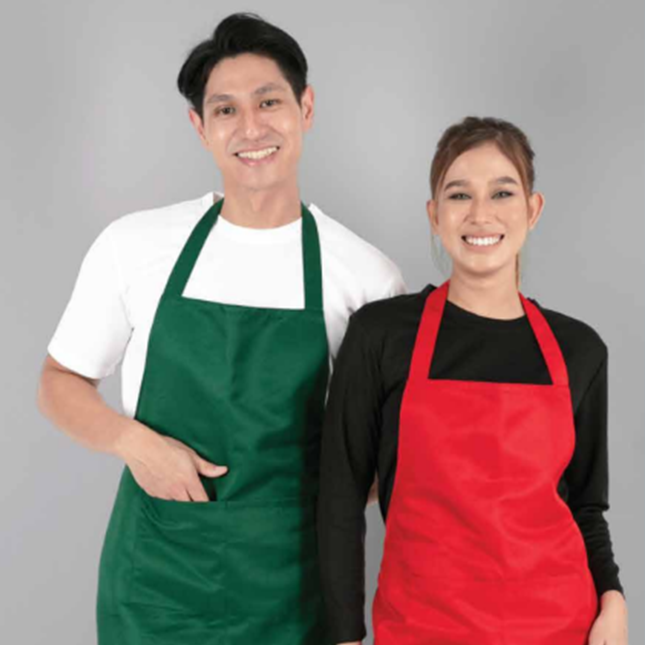 Ap04 unisex apron with 2 pockets worn by model