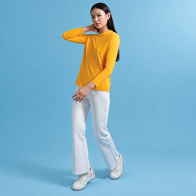 Ct54 comfy cotton long sleeve basic t-shirt worn by model