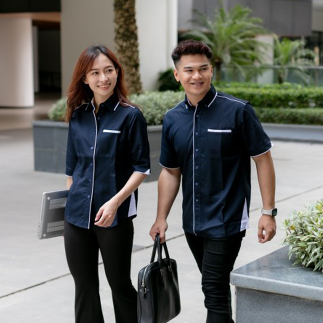 F117 corporate uniform female 3/4 sleeve hidden pocket worn by model