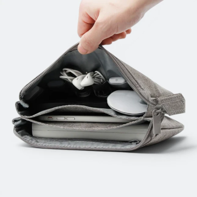 Gvg3195 compact gadget organiser pouch open view