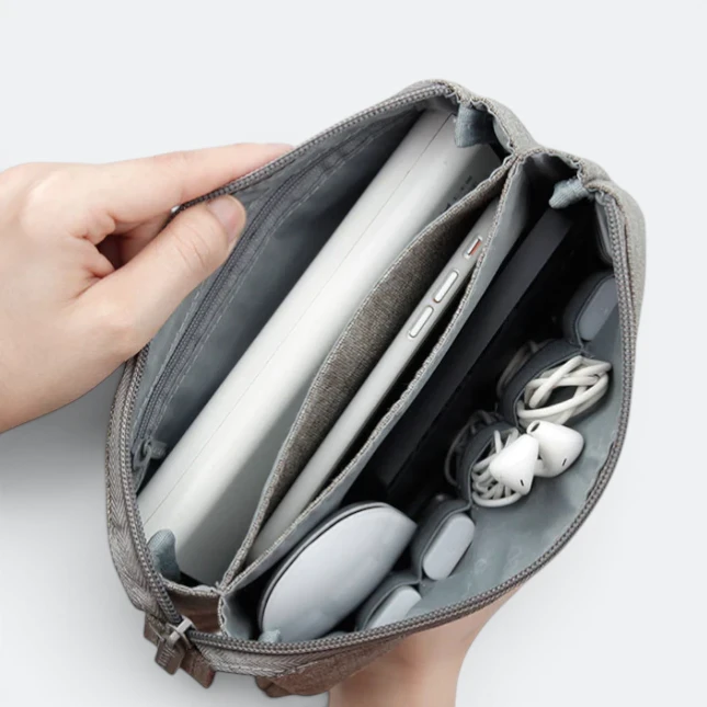 Gvg3195 compact gadget organiser pouch open inside view
