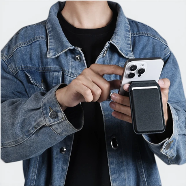 Gvg4365 solaris magnetic wallet stand in use