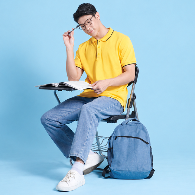Hc29 honeycomb cvc polo shirt two-tone tipped collar worn by model