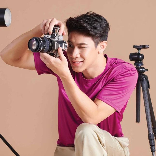 Qd56 quick dry interlock short sleeve t-shirt worn by model