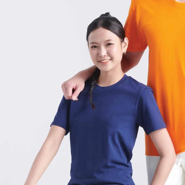 Rn60 combed cotton (190gsm) short sleeve basic t-shirt worn by model