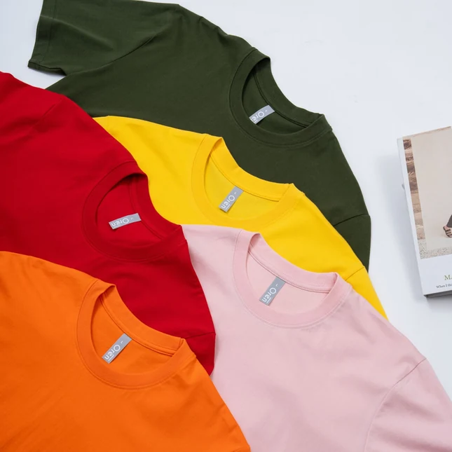 Rn60 combed cotton (190gsm) short sleeve basic t-shirt worn by model