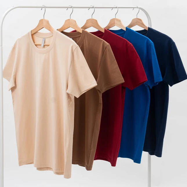 Rn71 combed cotton (210gsm) short sleeve basic t-shirt worn by model