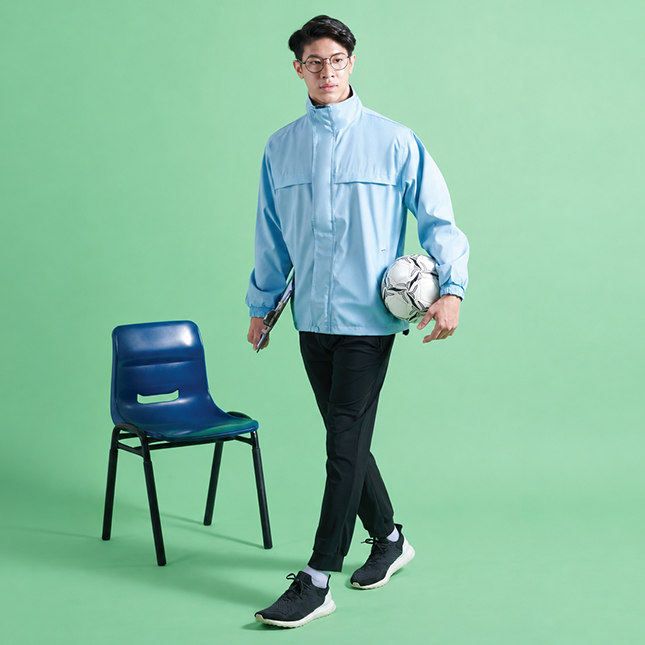 Wr01 full-zip reversible windbreaker 6 colourways worn by model