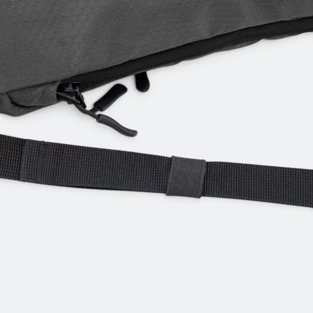Gbm9019 plevo backpack zip detail view