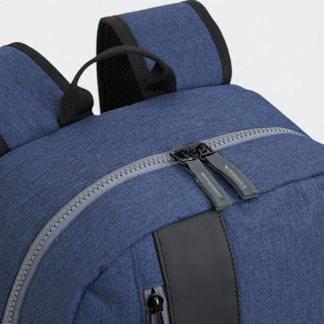 Gbm9024 floxo backpack zip detail view