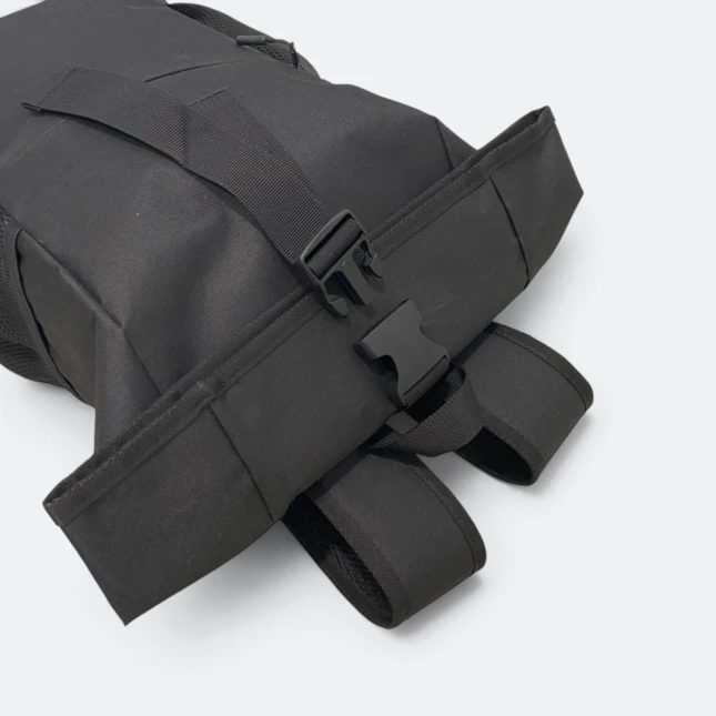 Gbm9037 rolto foldover laptop backpack buckle detail view