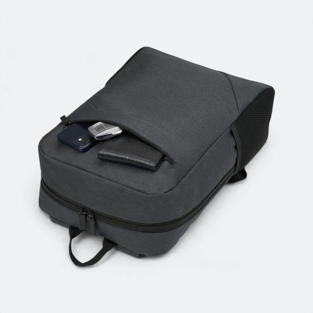 Gbm9038 mavro laptop backpack front pocket view