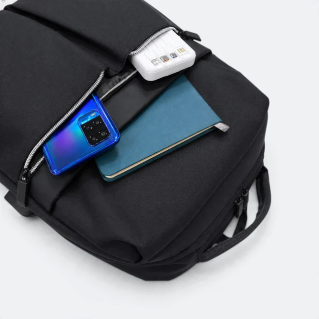 Gbm9042 quadzo laptop backpack front pocket view