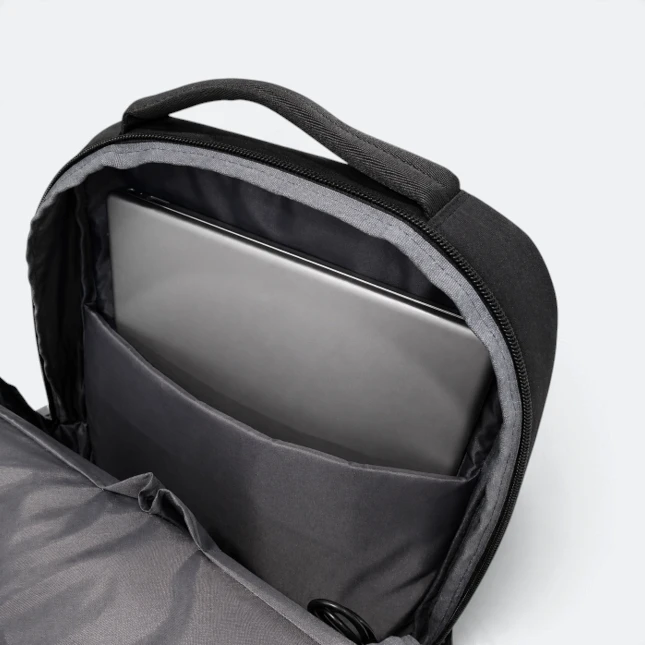 Gbm9042 quadzo laptop backpack laptop compartment view