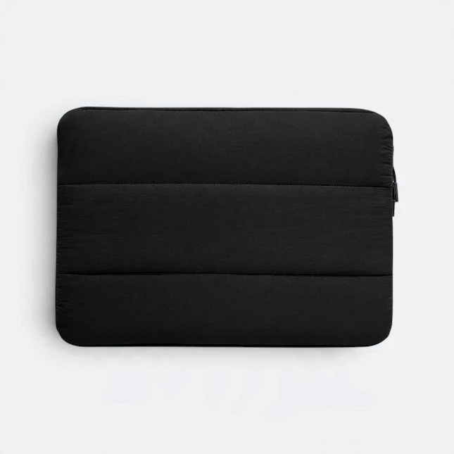 GBM9048 Puffo Laptop Sleeve Black BackView Gbm9048 puffo laptop sleeve black back view view