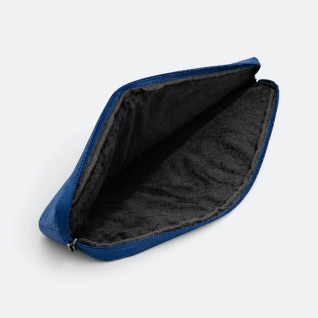 GBM9048 Puffo Laptop Sleeve Blue Open Gbm9048 puffo laptop sleeve blue open view