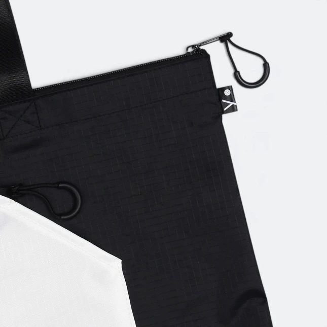 Gih4606 slinky sports tote close up view